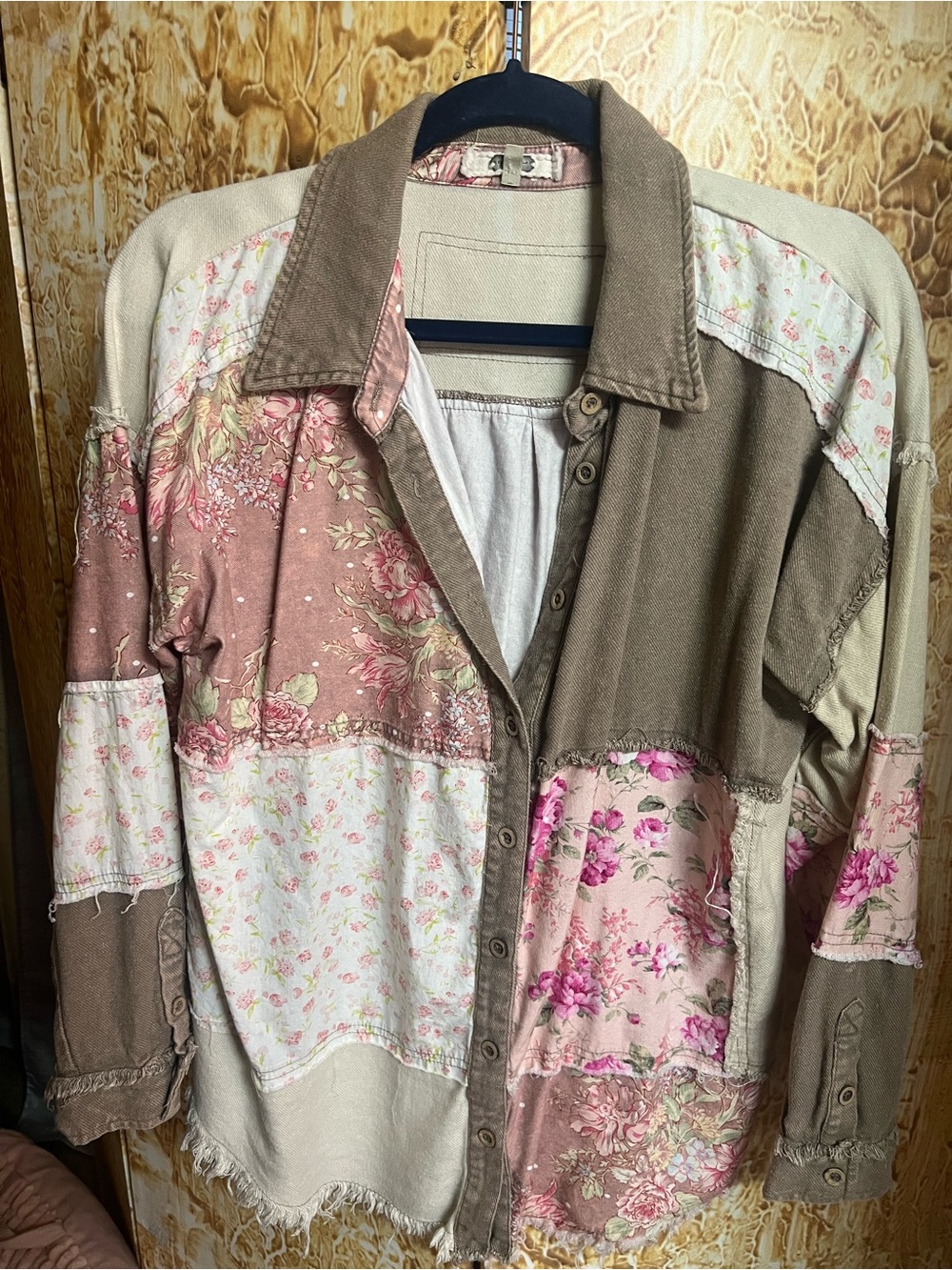 Gimmicks by BKE Mixed Patchwork Floral Button-Up Jacket in Pink, Tan & Cream
